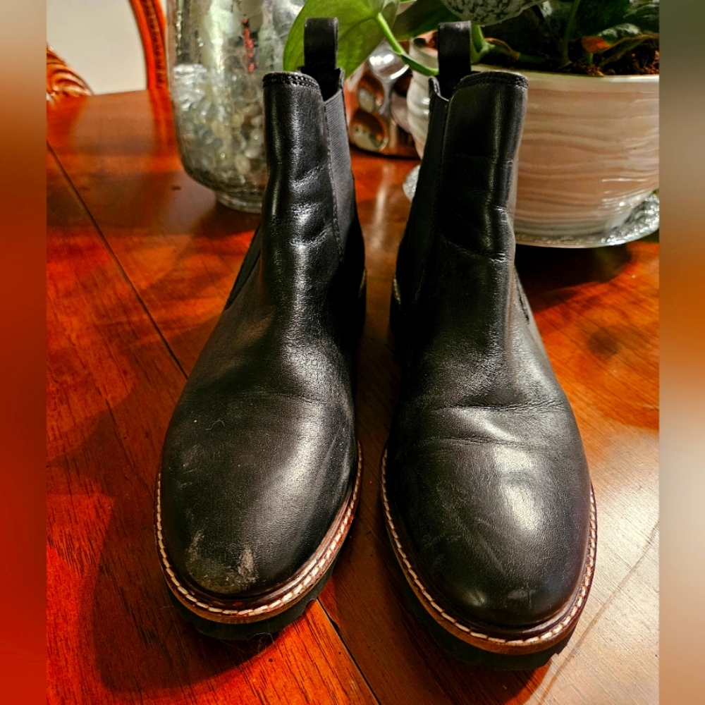 Chelsea boots. Size 10W